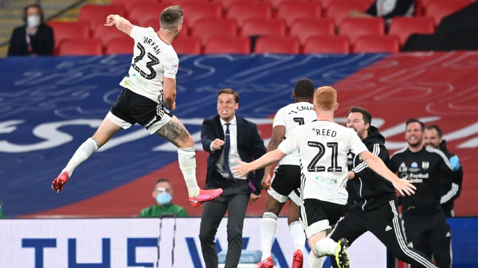 通过一系列 通过一系列